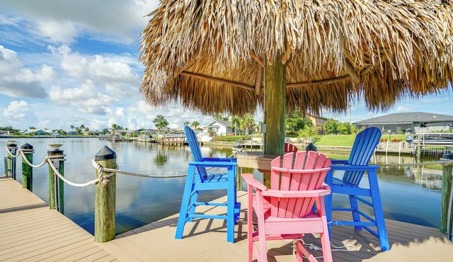 Canal-Front Outdoor Space: Home in Cape Coral