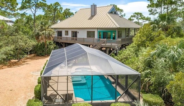 Canal Front, small dog ok, dock, screened private pool!