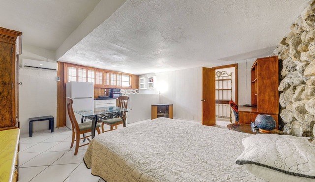 Canal-Front Stay w/Shared Pool, Near Hard Rock!