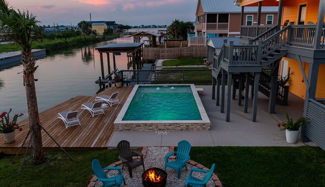 Canal Home, Fishing, Private Pool | Sleeps 10