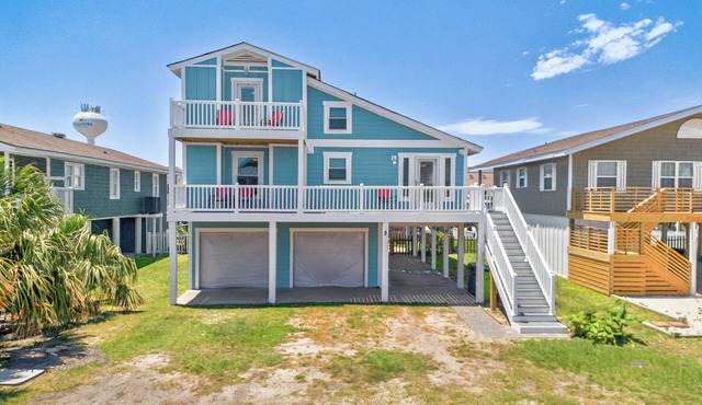 Canal House 2 short blocks to the beach with beach access!