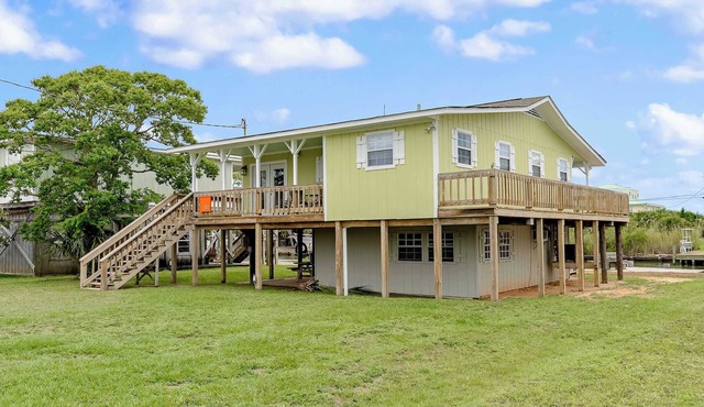 Canal side home with room for a boat