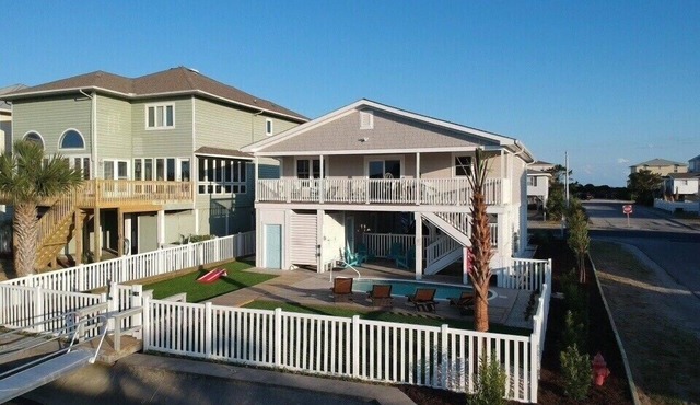 Canal/w dock, pool, ocean view, 1 block from beach & EV charger