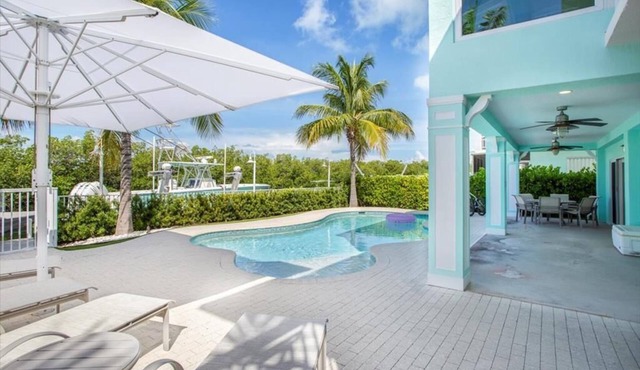 Canalfront 4-Bedroom Mangrove Sunset in Islamorada with dockage and 2 boat lifts