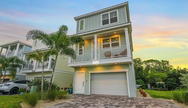 Canalfront Home! Near Anna Maria Island