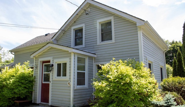Canalman’s Cottage | Historic Lockside Retreat