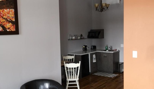 Canalside Restaurant & Inn