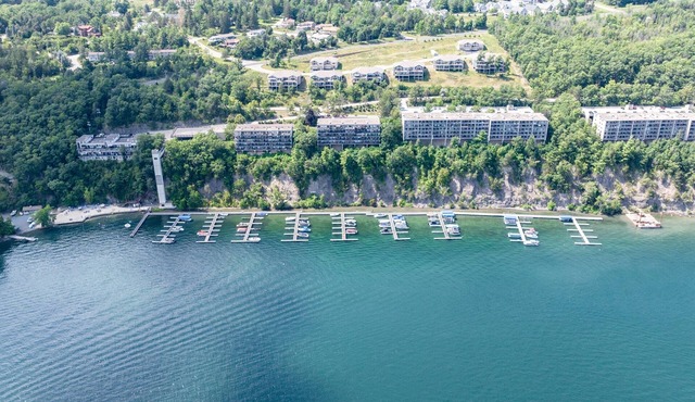 Canandaigua Lake Front Condo, Beach Access, Hike, Fireplace