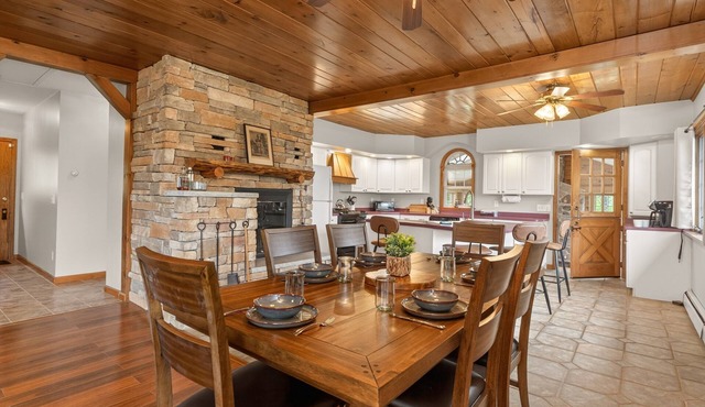 Canandaigua Lake | Near Wineries | Sleeps up to 10