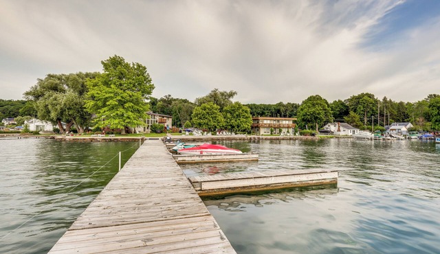 Canandaigua Lake Romantic Getaway w/Boat Slip!