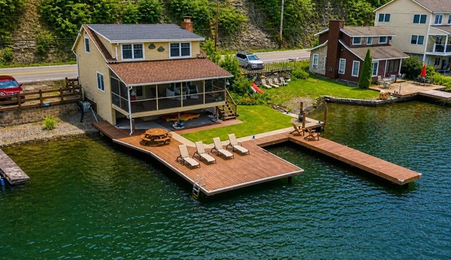 Canandaigua Lakefront | 5 Mins to Naples | Dock