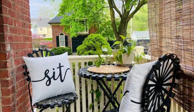 Canandaigua Main St Private Entrance Guest Suite