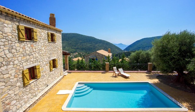 Canary Villa - Two Bedroom Villa, Sleeps 4