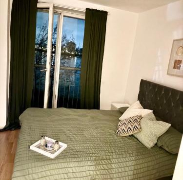 Canary Wharf Riverside gateway