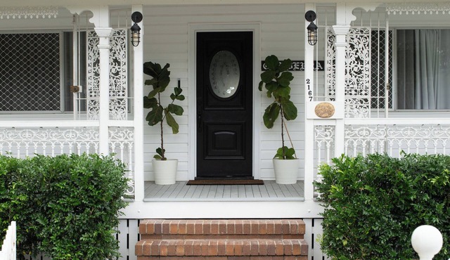 Canberra - 3 Bedroom Family Queenslander with BBQ, Firepit and Sauna