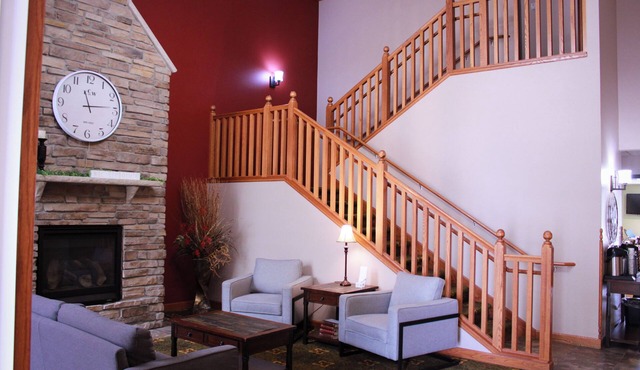 Canby Inn And Suites