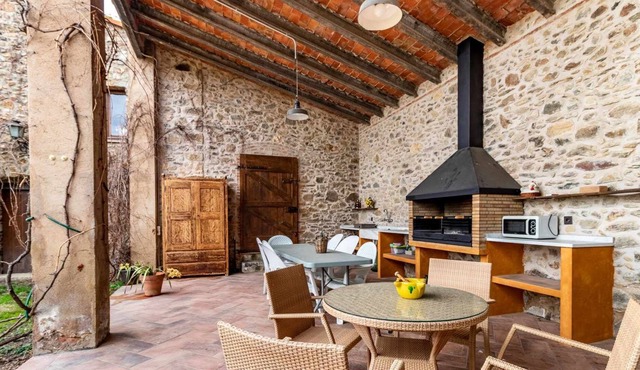 CanCortada 1771 Rural house in the middle of the vineyards
