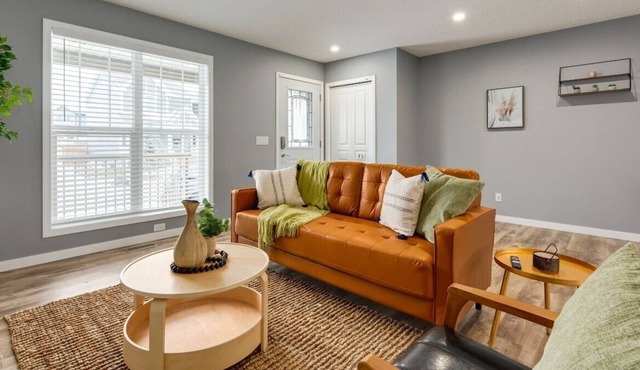 "Candelabrum" in Cranston Sleeps 6!