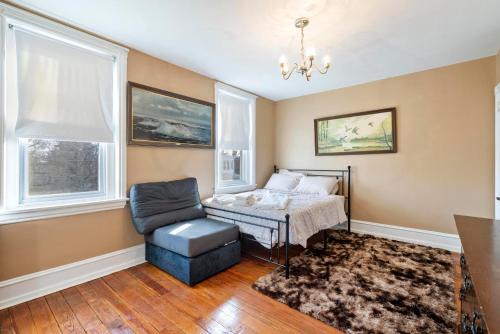 Candlelight Chamber - Private Room with Shared Space