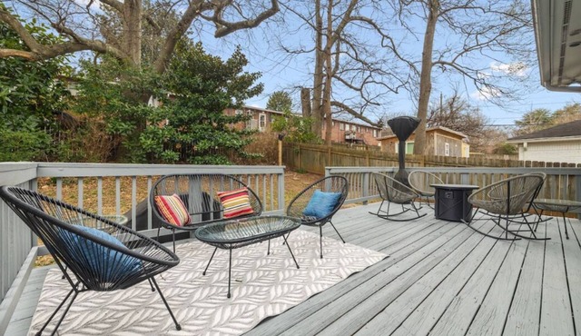 Candler Park Hideaway Gem! BBQ and Parking