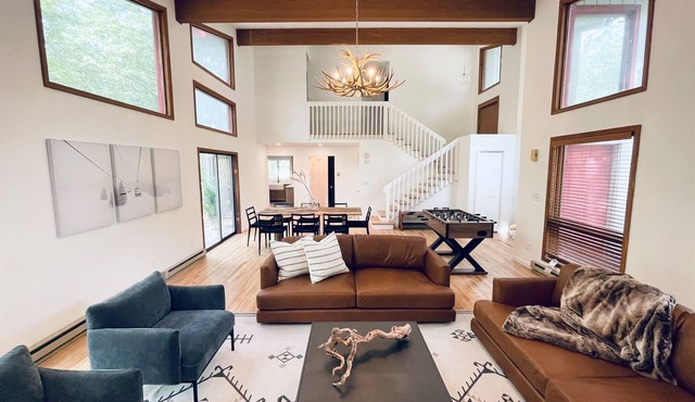 Candlewood Chalet | Hot Tub Lakes Pool Games