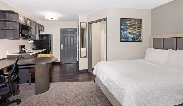 Candlewood Suites Appleton by IHG