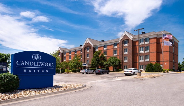 Candlewood Suites Olathe by IHG
