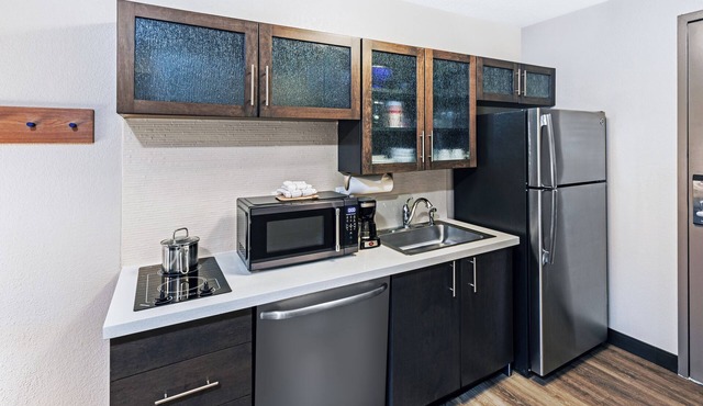 Candlewood Suites Topeka West by IHG