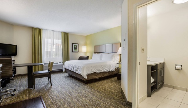 Candlewood Suites Virginia Beach Town Center by IHG