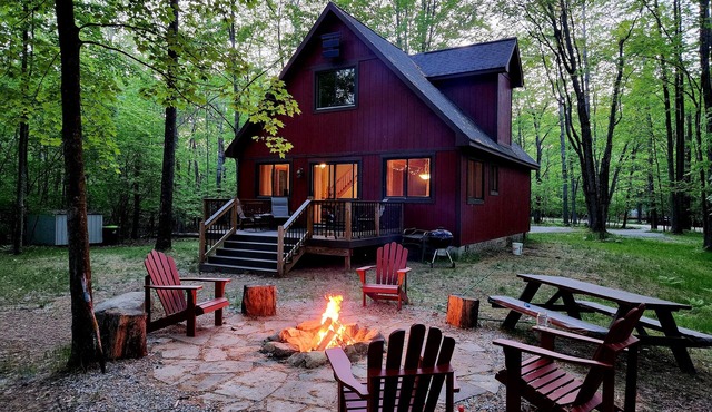 CANDY APPLE COTTAGE- A Charming 3-bedroom cottage in soothing Farwell with WiFi