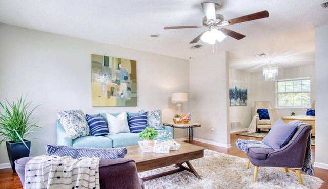 ~Candy Apple Plush Pad Sleeps 10 Trains & Shops~