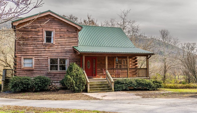 Cane Creek Cabin less than 20mins to downtown Asheville & Biltmore