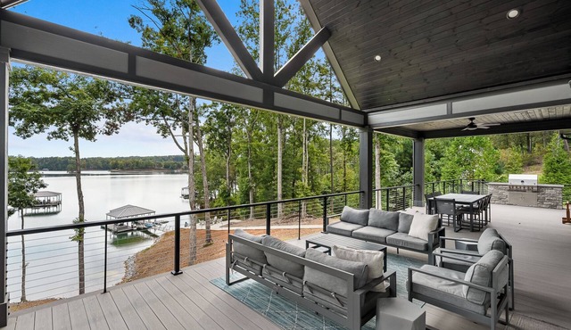 Cane Creek Retreat on Lake Keowee!