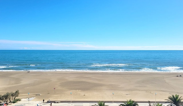 Canet-en-Roussillon - 2BR for 6 guests with Parking and Wifi