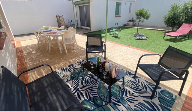 Canetoise House, single-story, 2 bedrooms, air conditioning, parking