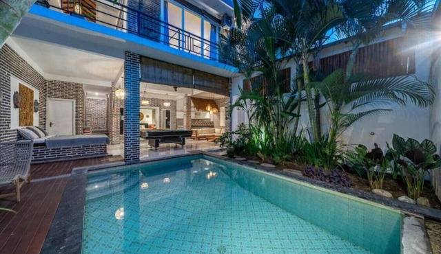Canggu Beach Villa (3BR | Pool | Snooker Table)