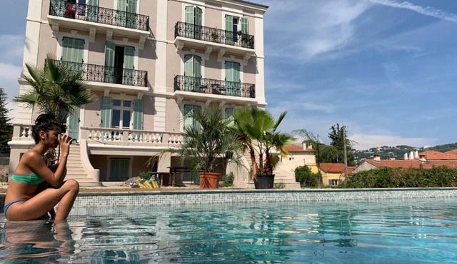 Cannes 2 pieces de 49 m2 ,piscine. Jardin privatif