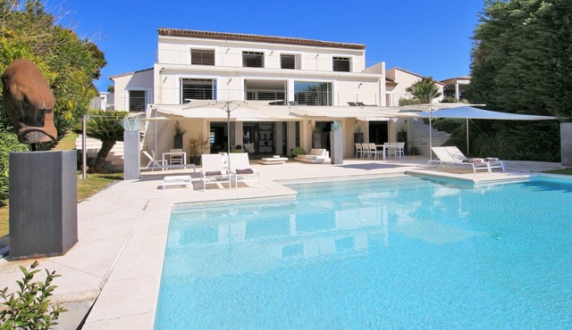 Cannes Californie a luxury villa with panoramic sea view
