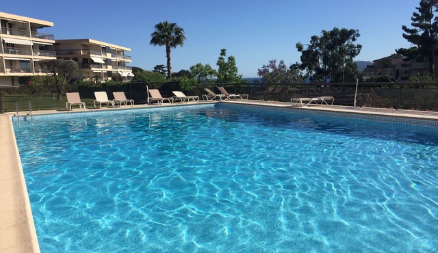 CANNES: Comfortable studio in the Croix des gardes residential area