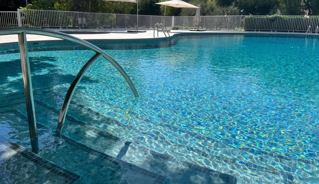 CANNES low California LUXURY T2 65M2, SWIMMING POOL, PARKING NEAR CROISETT