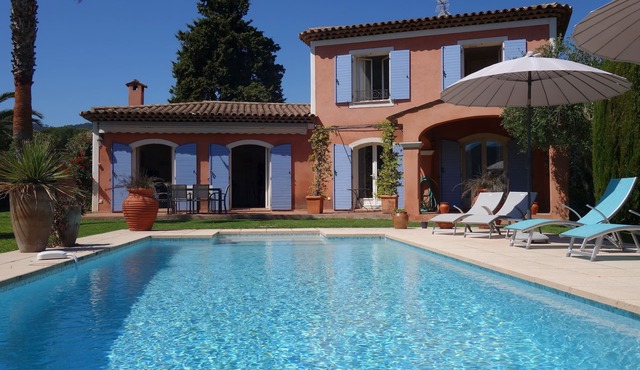 Cannes Mandelieu villa with private pool.