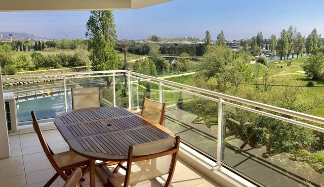 Cannes Mandelieu, new 2 bed luxury apt in the heart of the Cote d'Azur