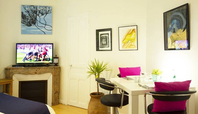 CANNES - TWO STEPS FROM THE PALAIS DES FESTIVALS