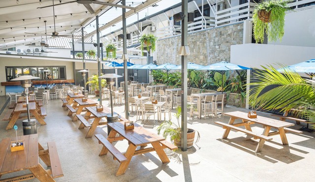 Cannonvale Reef Gateway Hotel