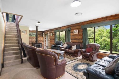 Canobolas Mountain Four-Bedroom Log Cabin