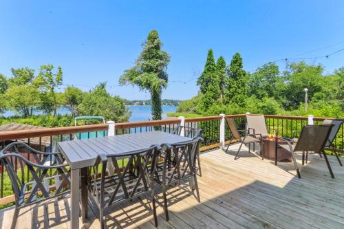 Canoes & Dock: Waterfront Retreat on Lake Beulah!