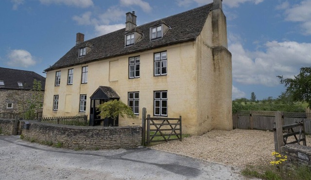Canons Court Lodge - Beautiful Cotswold Edge Country Home