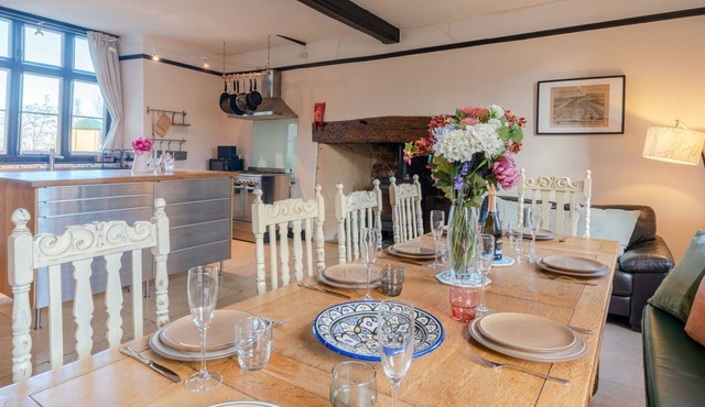 Canons Court Lodge - Wotton-Under-Edge - Dog friendly