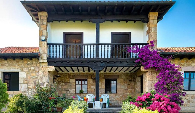 Cantabria Collection - Espectacular casona cerca de la Colegiata