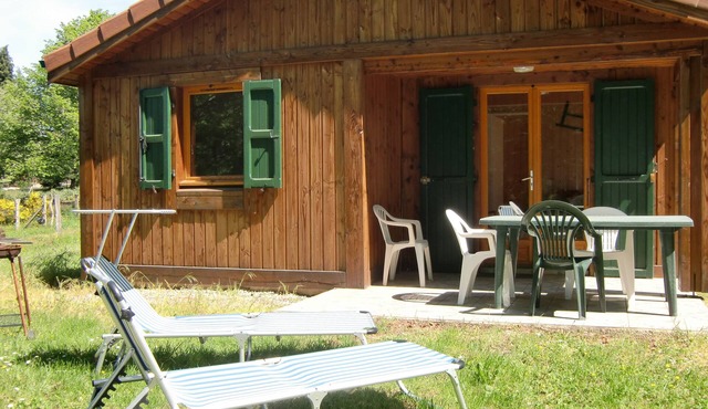Cantal Chalet - fishing pond - wifi